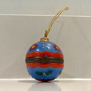 Vintage Christmas  Porcelain Hinge Ornament Trinket Box Holiday Decoration